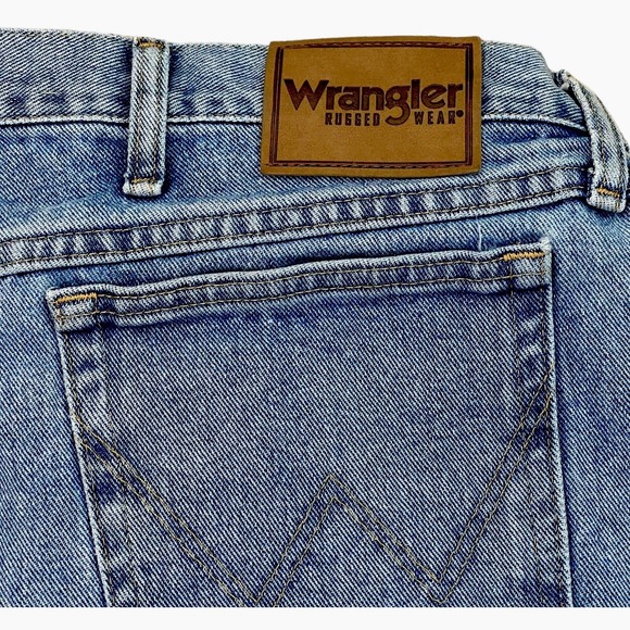 Wrangler Rugged Wear Jeans Mens 48x30 Tag* Straight Medium Wash Denim Work Pants - Picture 3 of 10